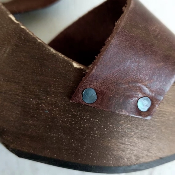 Giulia Taddeucci Ankle Strappy Wood Block Sandals - Picture 4 of 11